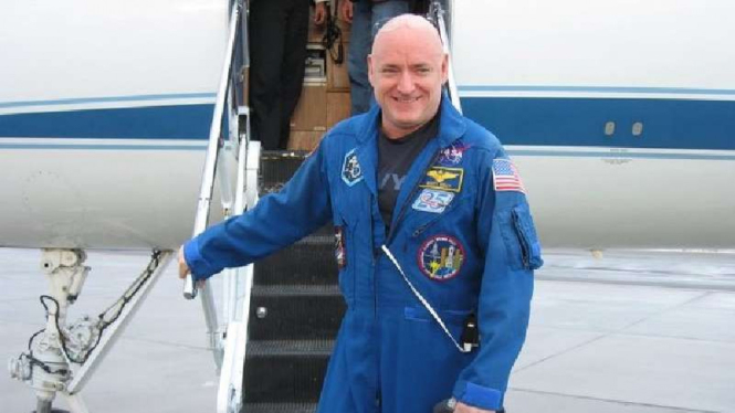 Astronot Scott Kelly saat mendarat di kota tempat tinggalnya, Houston, Amerika Serikat.
