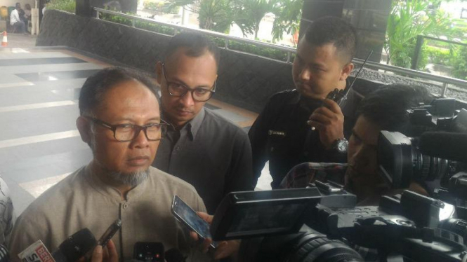 Mantan Wakil Ketua KPK, Bambang Widjojanto menyambangi Gedung KPK.