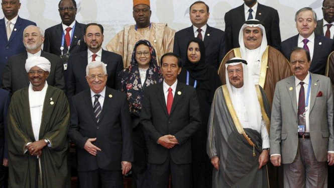 Presiden Joko Widodo memimpin KTT Luar Biasa Organisasi Kerjasama Islam 
