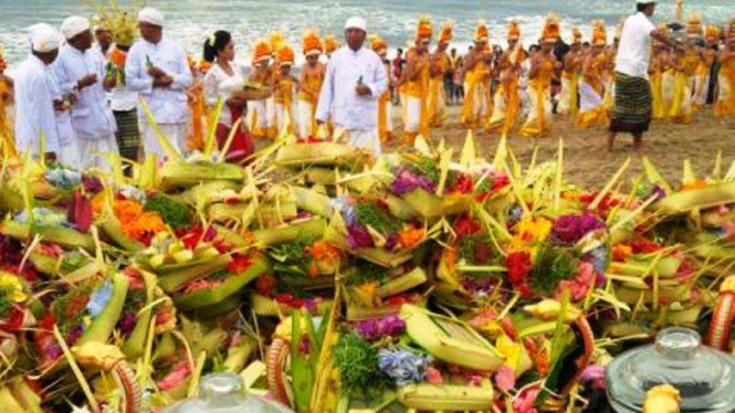 Upacara Melasti di Bali