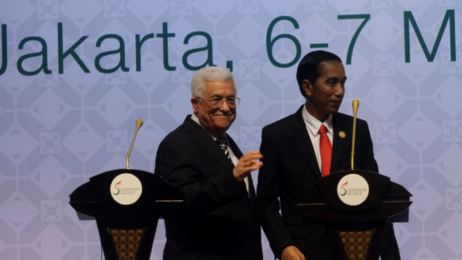 Presiden Palestina, Mahmoud Abbas, dan Presiden Jokowi.