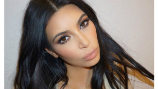 Upah Fantastis Foto Selfie Kim Kardashian