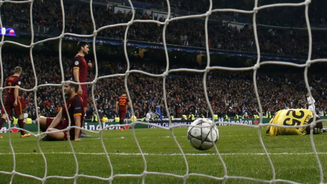 Reaksi para pemain AS Roma usai gawangnya dibobol.