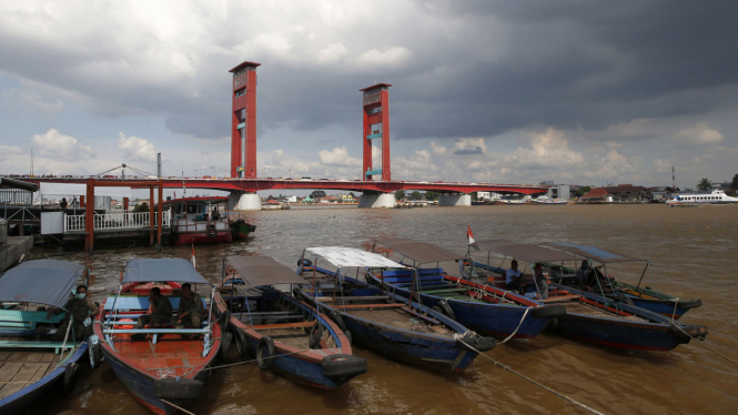 Jembatan Ampera, Palembang.