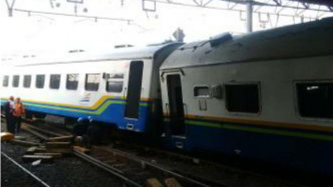 Kereta anjlok di kawasan Tanah Abang, Jakarta Pusat