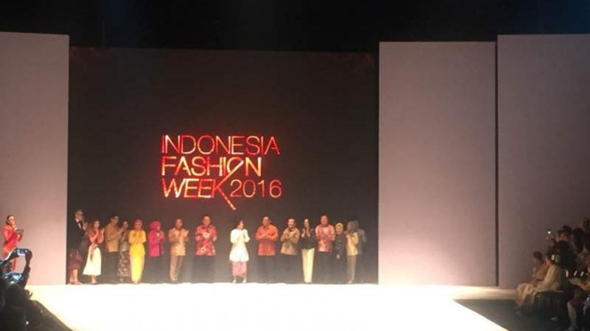 Indonesia Fashion Week (IFW) 2016 resmi dibuka hari ini.