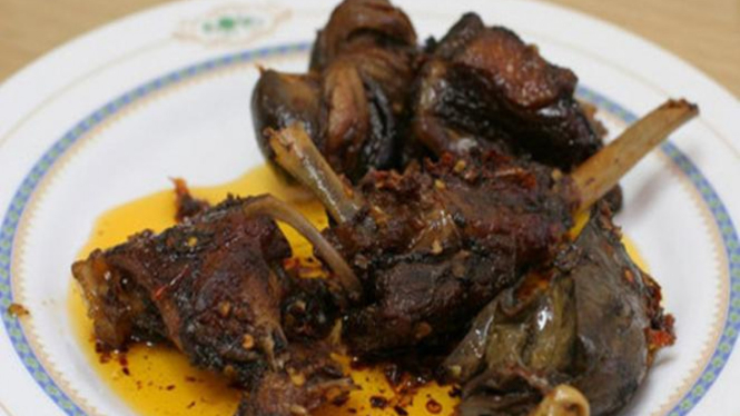 Bebek Bumbu Hitam khas madura