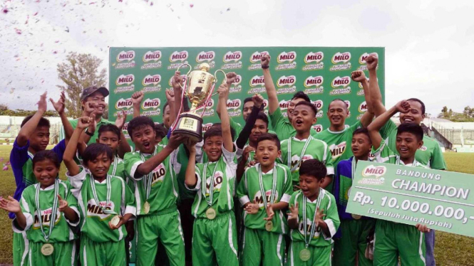 SDN Jaya Giri 1 Lembang, juara MILO Football Championship Bandung.