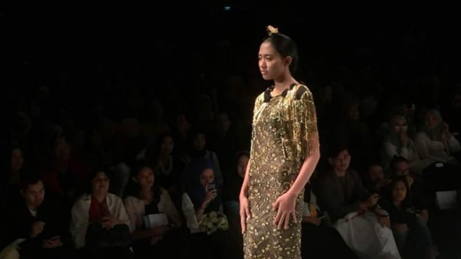  Koleksi Barli Asmara di Indonesia Fashion Show (IFW) 2016.