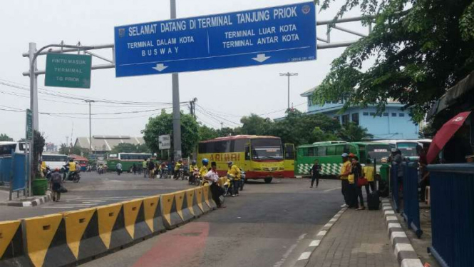 Suasana Terminal Tanjung Priok, Senin, 14 Maret 2016.