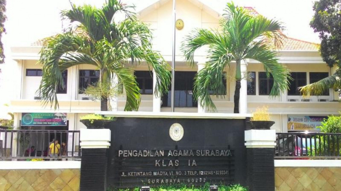 Kantor Pengadilan Agama Surabaya.