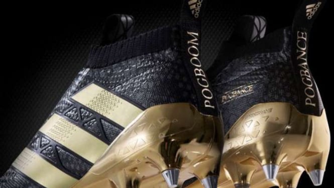 Sepasang sepatu baru yang dibuat khusus oleh Adidas untuk Paul Pogba