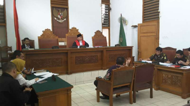 Suasana sidang pra peradilan deponering kasus AS dan BW, Kamis, 17 Maret 2016.