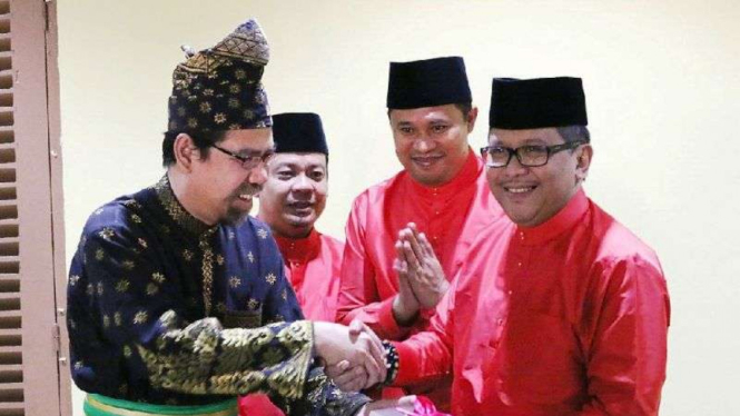 Sekjen PDIP Hasto Kristiyanto bertemua Ketua Lembaga Adat Melayu Riau, Al Azhar.