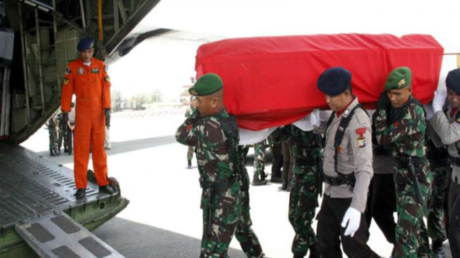 Jenazah korban jatuhnya Helikopter TNI AD di Poso