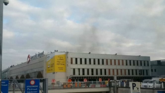 Asap hitam terlihat di bandara Brussels Belgia