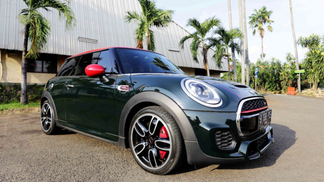 Mobil Mini Cooper.