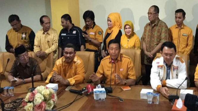 Ketua Umum Partai Hanura Wiranto menggelar konferensi pers dukungan Hanura kepada Ahok.