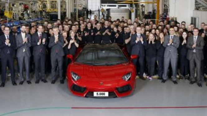 Aventador Rosso Bio rayakan produksi ke-5.000.