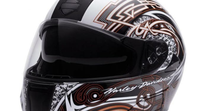 Helm buatan Harley untuk biker wanita.