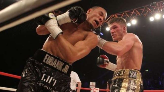 Duel Nick Blackwell vs Chris Eubank Jr berakhir tragis.