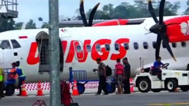 Pesawat Wings Air mendarat darurat di Berau, Kalimantan Utara, Selasa, 29 Maret 2016.