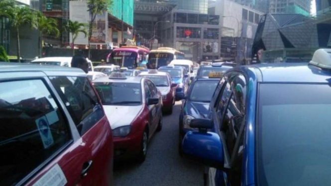 Sopir taksi di Malaysia juga gelar demo