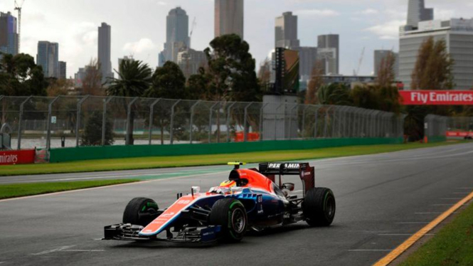 Pembalap Tim Manor Marussia, Rio Haryanto.