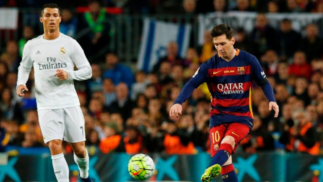 Cristiano Ronaldo (kiri) dan Lionel Messi (kanan)