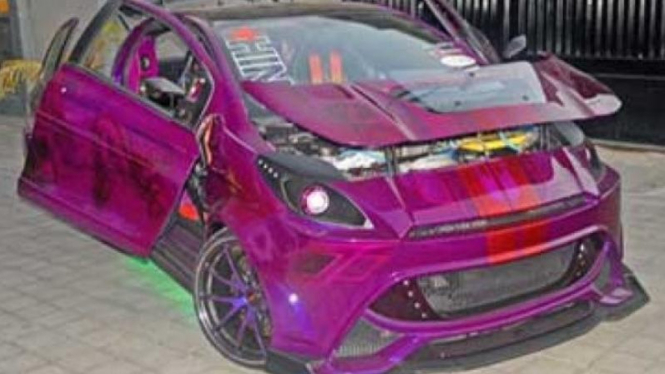 Yaris Modifikasi milik Putu Wujaya.