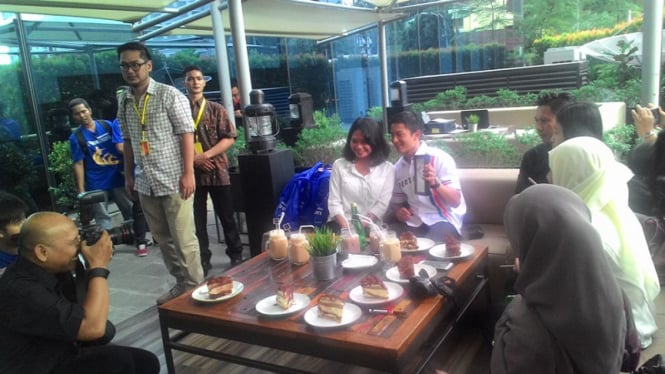 Pembalap F1 Rio Haryanto jumpa fans di Jakarta, Kamis 7 April 2016.