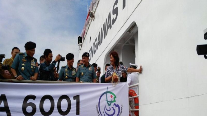 Menteri Kelautan dan Perikanan, Susi Pudjiastuti tambah empat kapal pengawas