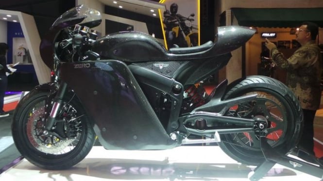 Zero Black Stealth Edition dipamerkan di IIMS 2016.