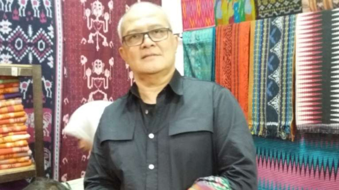 Desainer senior Itang Yunasz.