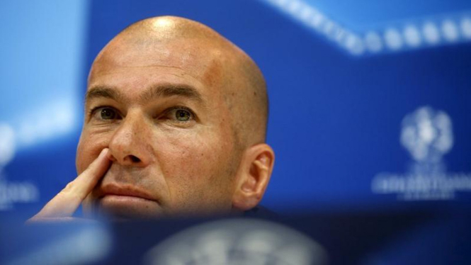 Pelatih Real Madrid, Zinedine Zidane, membutuhkan Direktur Olahraga yang tepat untuk membantunya dalam urusan transfer pemain.