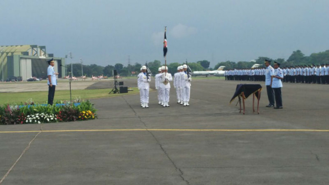 Sertijab Komandan Pangkalan Udara (Danlanud) Halim Perdanakusuma dari Marsekal Pertama TNI Umar Sugeng kepada Kolonel Pnb Sri Mulyo Handoko, Selasa, 12 April 2016.