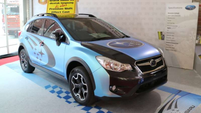 Subaru XV yang dibalut dengan stiker bunglon.