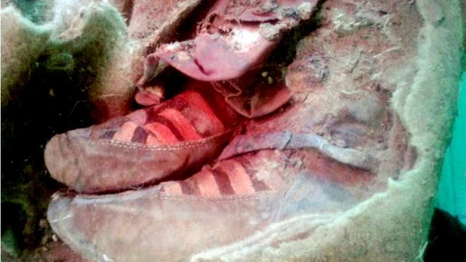 Sepatu mirip Adidas, ditemukan pada mumi berusia 1.500 tahun