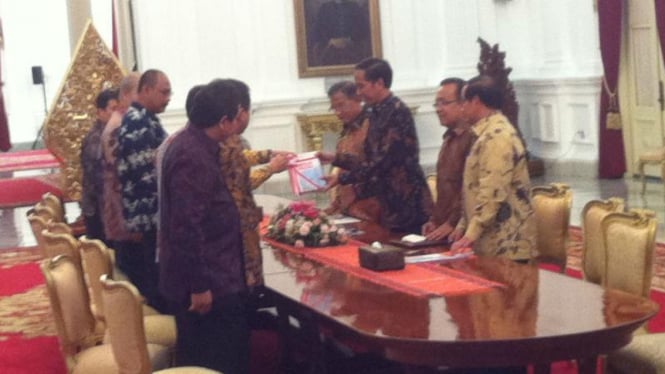 Presiden Jokowi menerima pimpinan Badan Pemeriksa Keuangan (BPK), di Istana Merdeka.