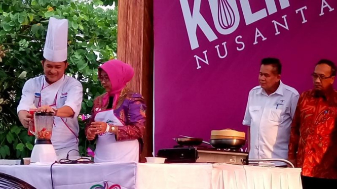 Demo masak di Festival Kuliner Nusantara di Mal Artha Gading, Jakarta Utara, Kamis, 14 April 2O16.