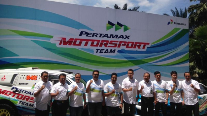 Original Caption : Pertamax Motorsport Team.