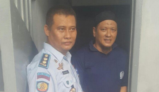 Terpidana mati Freddy Budiman saat akan diterbangkan ke Nusakambangan.