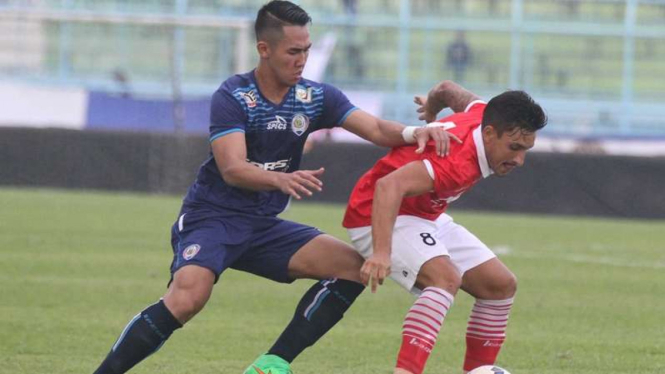 Pertandingan uji coba Arema Cronus vs Persija Jakarta