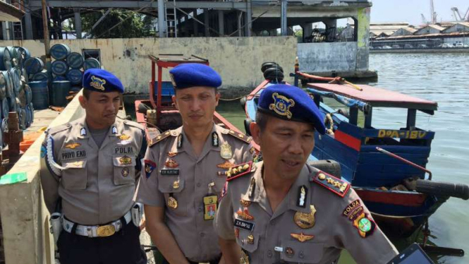 Ditpolair Polda Metro Jaya saat menangkap kapal berbendera Vietnam.  