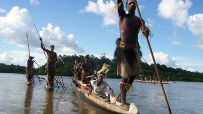 Penduduk suku Biak, Papua.