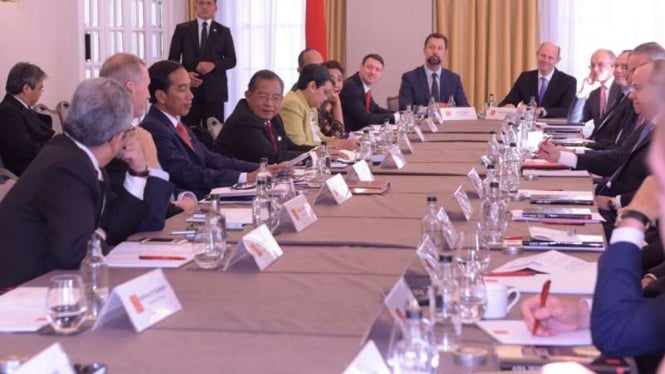 Jokowi bertemu dengan sejumlah CEO perusahaan-perusahaan besar Inggris.