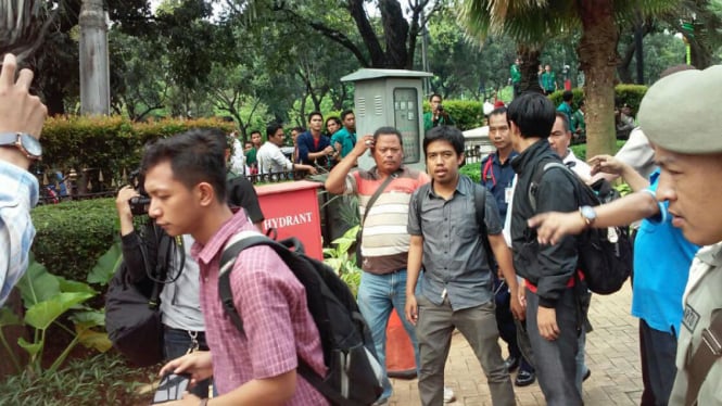 Mahasiswa yang merangsek kantor Ahok