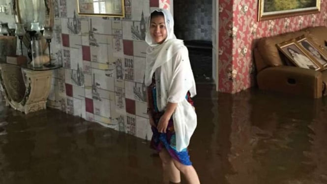 Rumah mewah Hasnaeni terendam banjir