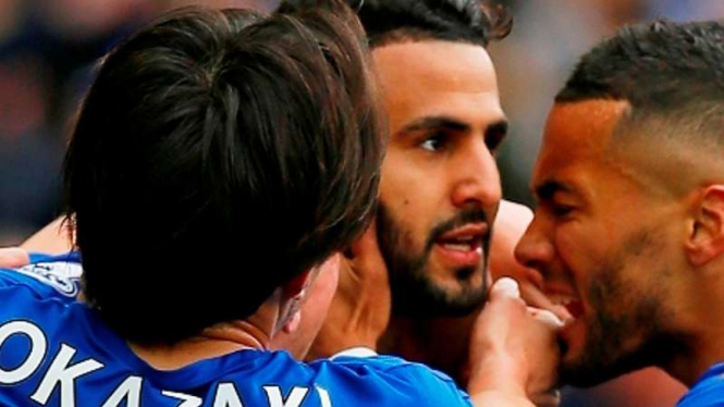 Pemain Leicester City rayakan gol Riyad Mahrez