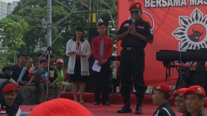 Anggota Komisi II DPR dari Fraksi PDIP, Komarudin Watubun.